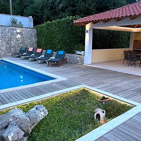 Oasis Cypress Hotel 3*