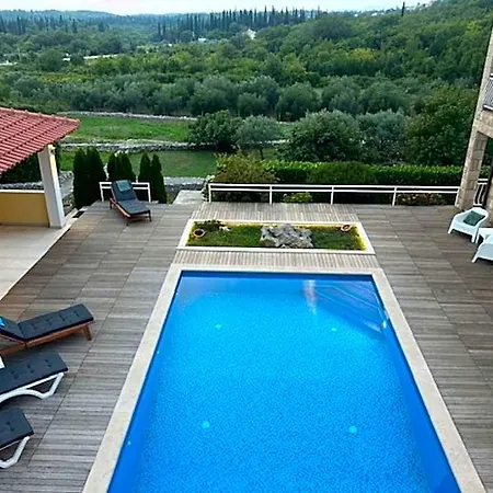 Oasis Cypress Hotel 3*